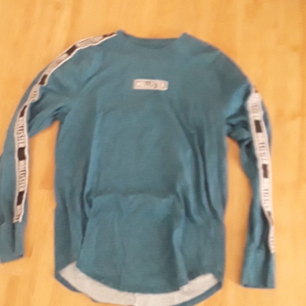 Hollister long sleeve tee